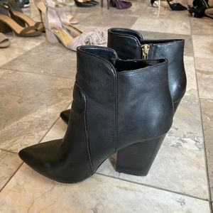 Bcbg black boots bootie